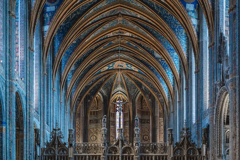 تصویری از معماری گوتیک - a picture of Gothic architecture