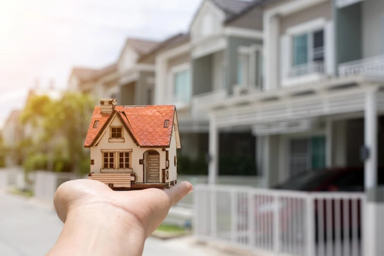 تصویری از قیمت خرید ملک در ایران و اروپا - a picture of Property purchase prices in Iran and Europe